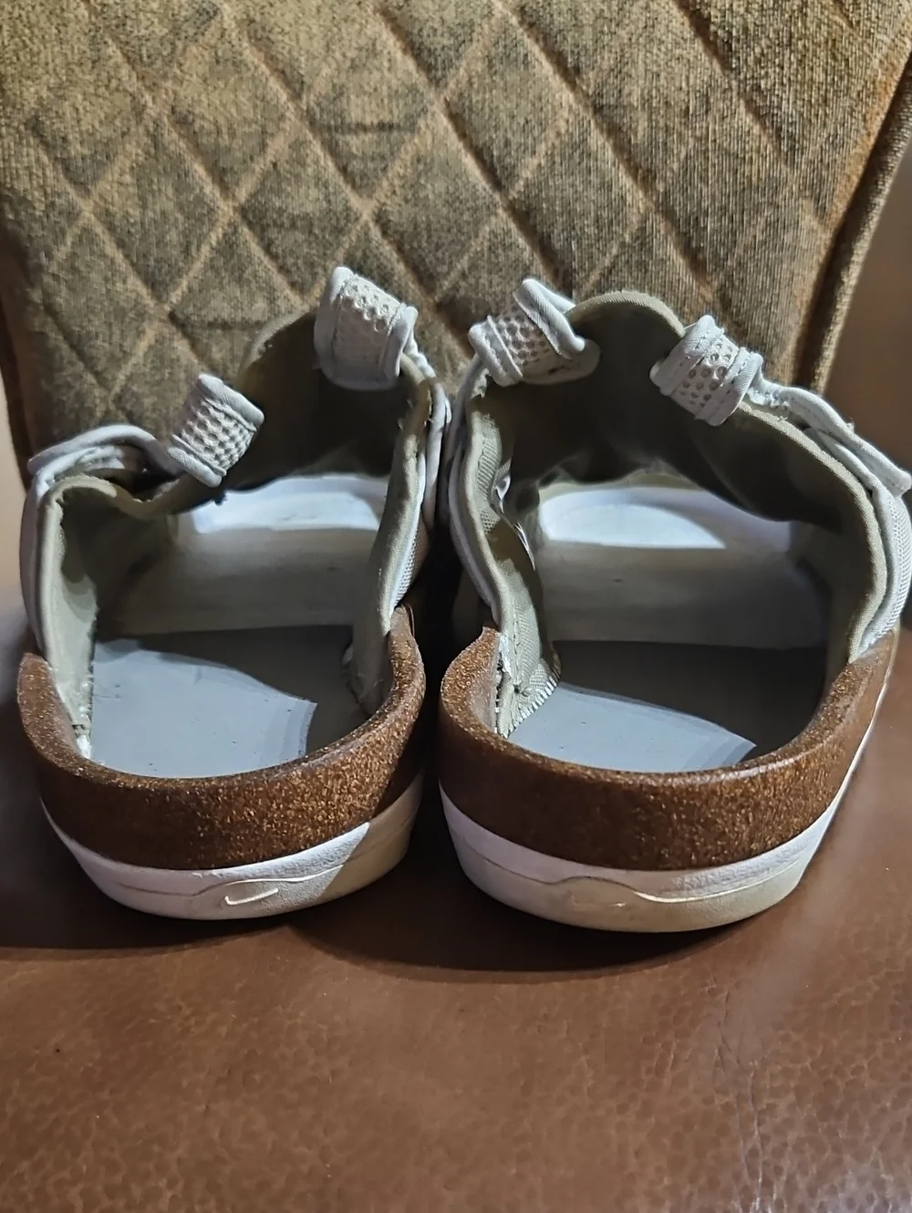 Nike Men's Beige and White Slide Sandal Sneakers